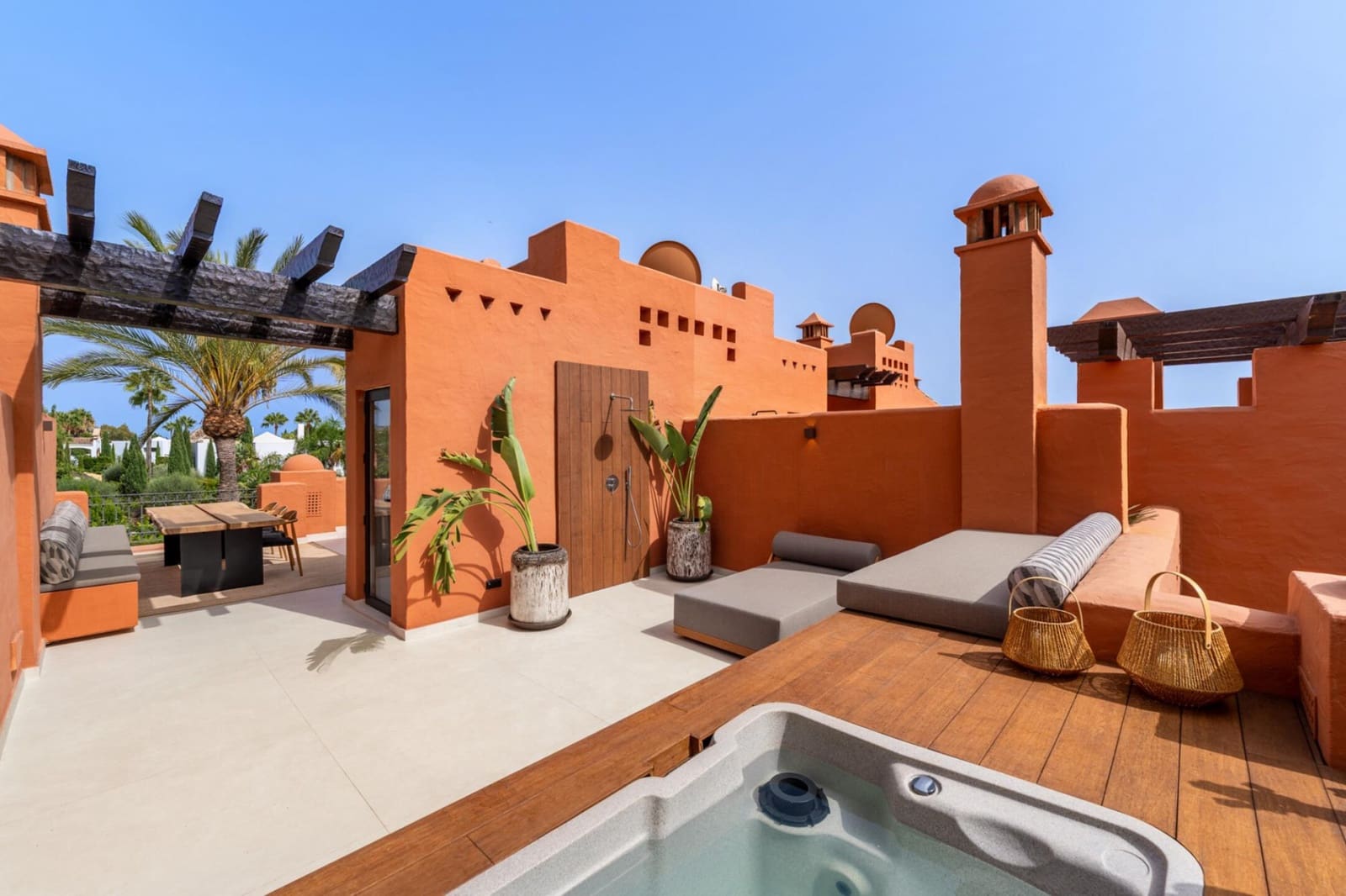 4 chambre Maison de Ville à vendre à Marbella avec piscine garage - 2 150 000 € (Ref: 9398255)
