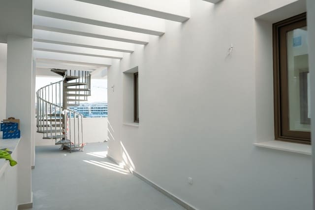 2 quarto Penthouse para venda em Centro, Estepona com piscina garagem - 629 000 € (Ref: 9400552)