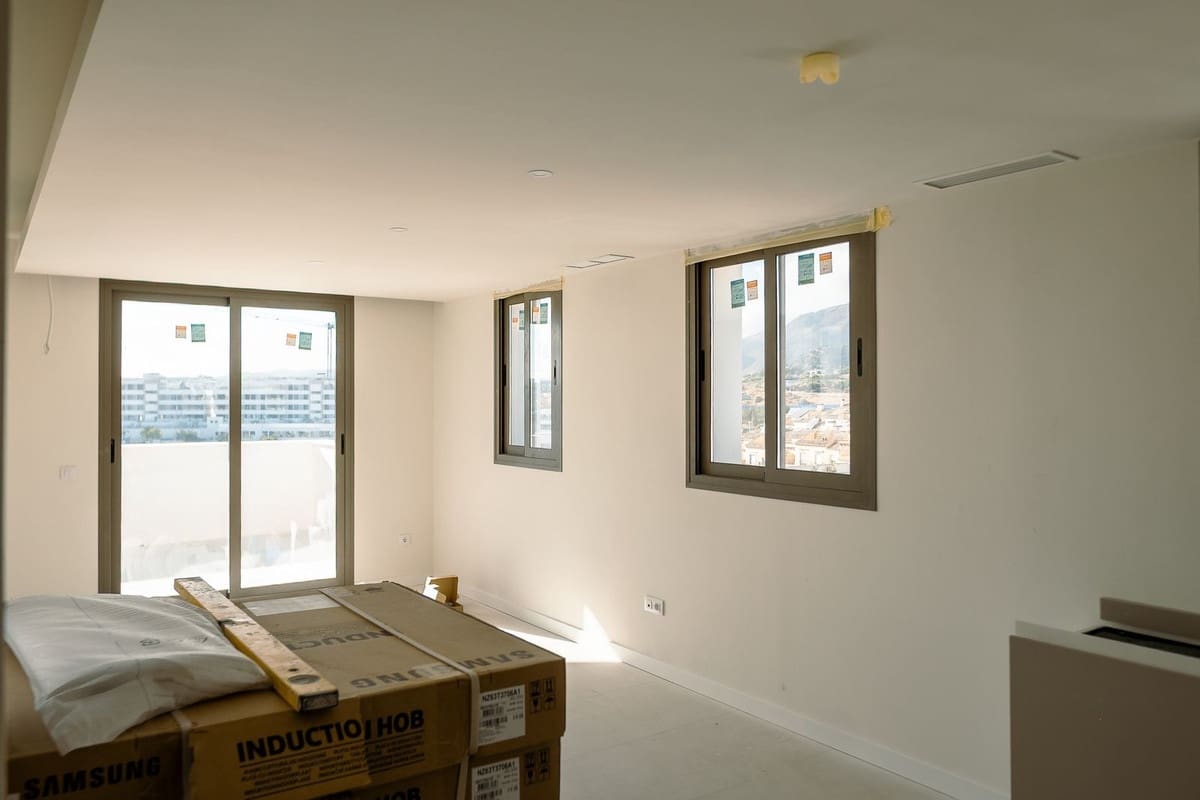 2 sovrum Takvåning till salu i Estepona med pool garage - 629 000 € (Ref: 9400552)