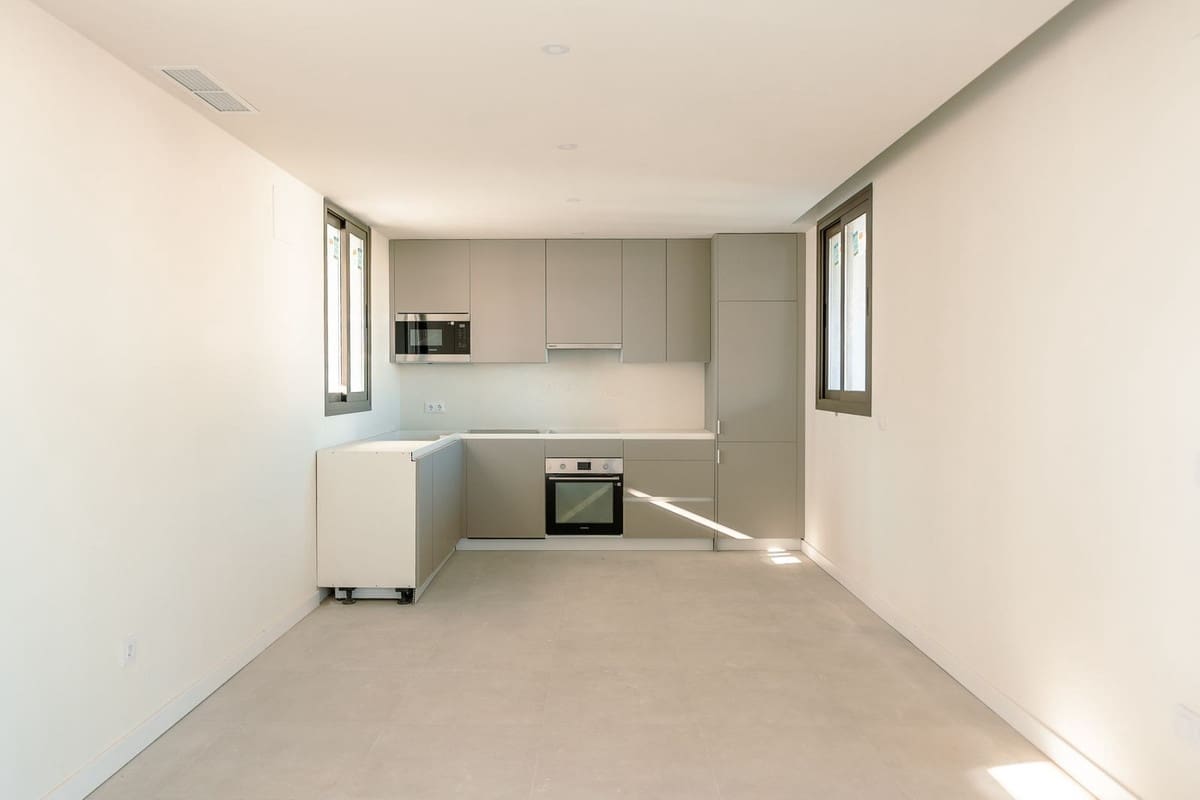 2 sovrum Lägenhet till salu i Estepona med pool garage - 490 000 € (Ref: 9403013)