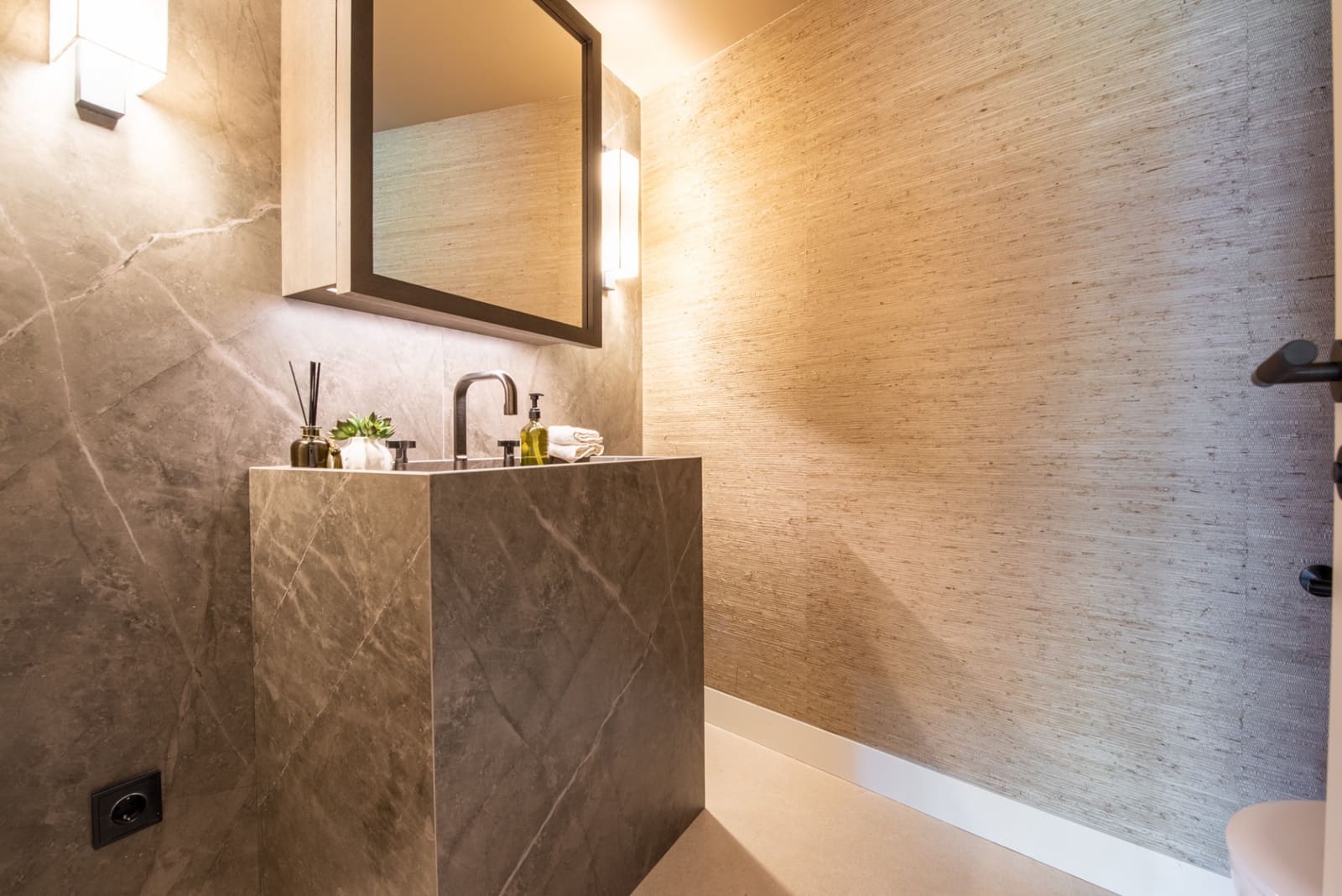 3 Zimmer Haus zu verkaufen in Marbella mit Pool Garage - 1.195.000 € (Ref: 9410723)