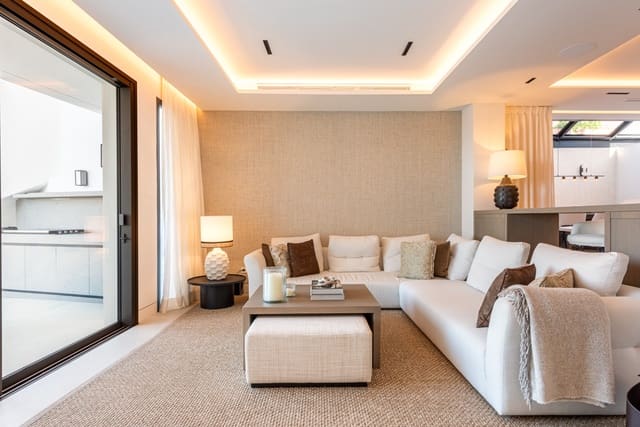 3 Zimmer Haus zu verkaufen in Marbella mit Pool Garage - 1.195.000 € (Ref: 9410723)