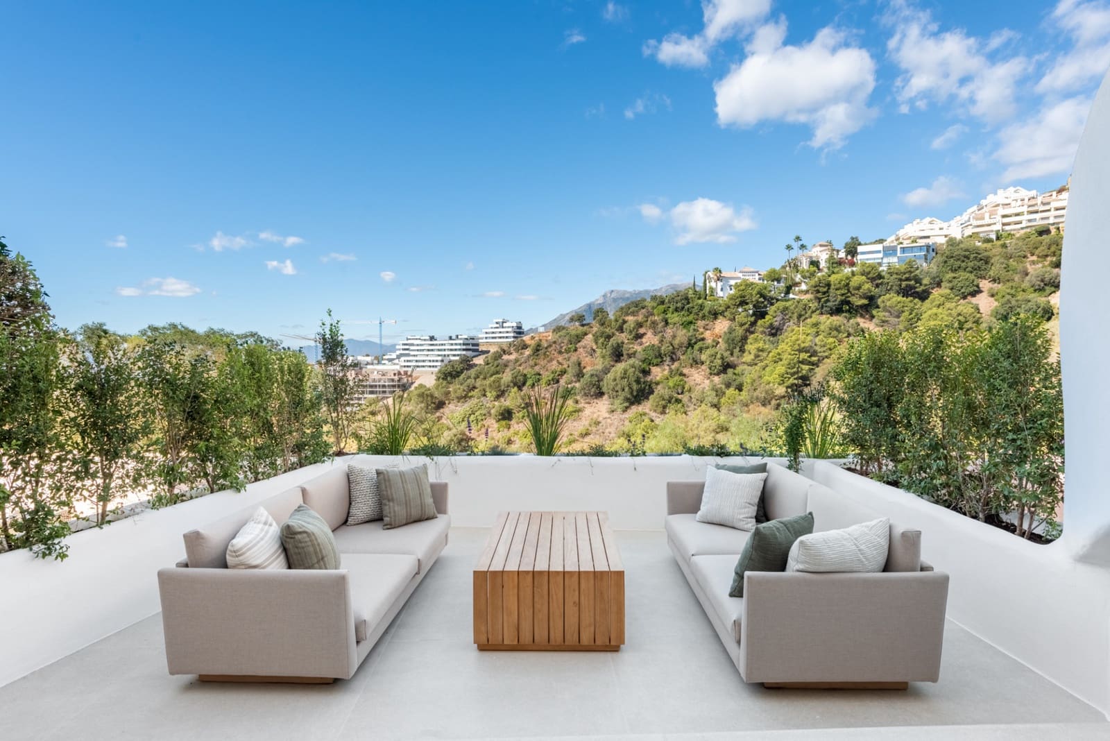 3 soveværelse Byhus til salg i Marbella med swimmingpool garage - € 1.195.000 (Ref: 9410723)
