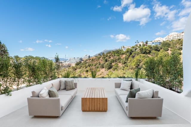 3 soveværelse Byhus til salg i Marbella med swimmingpool garage - € 1.195.000 (Ref: 9410723)