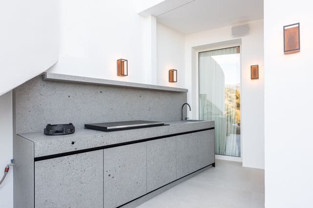 3 soveværelse Byhus til salg i Marbella med swimmingpool garage - € 1.195.000 (Ref: 9410723)