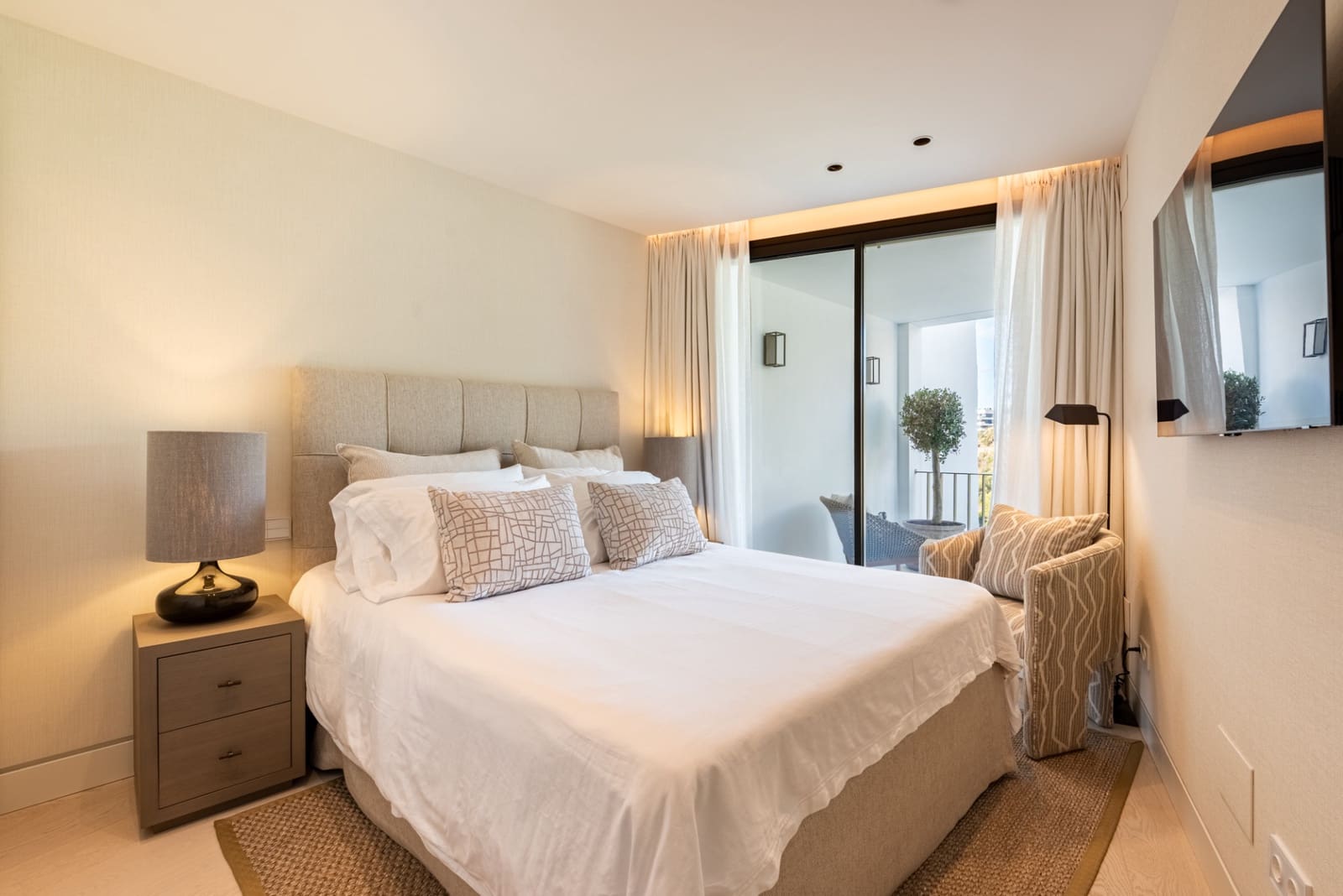 3 soveværelse Byhus til salg i Marbella med swimmingpool garage - € 1.195.000 (Ref: 9410723)