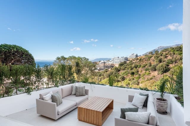 3 soveværelse Byhus til salg i Marbella med swimmingpool garage - € 1.195.000 (Ref: 9410723)