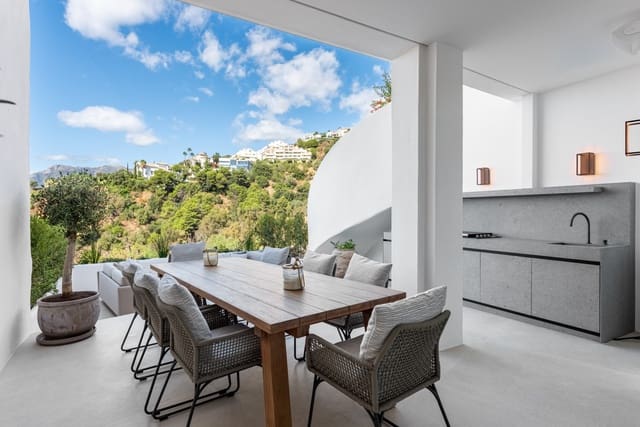 3 soveværelse Byhus til salg i Marbella med swimmingpool garage - € 1.195.000 (Ref: 9410723)