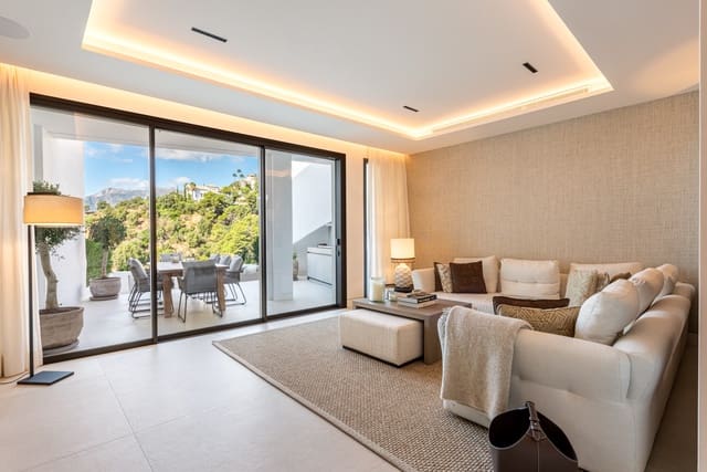 3 soveværelse Byhus til salg i Marbella med swimmingpool garage - € 1.195.000 (Ref: 9410723)