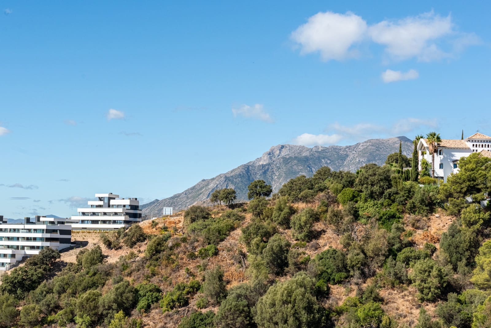 3 soveværelse Byhus til salg i Marbella med swimmingpool garage - € 1.195.000 (Ref: 9410723)