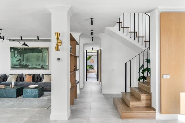 5 soveværelse Villa til salg i Nueva Andalucia, Marbella med swimmingpool garage - € 3.495.000 (Ref: 9430899)