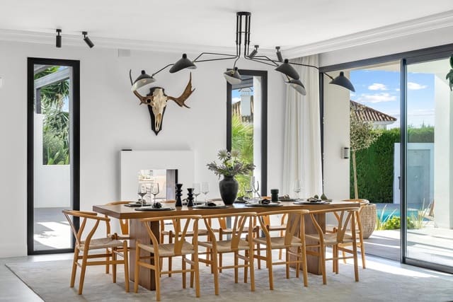 5 soveværelse Villa til salg i Nueva Andalucia, Marbella med swimmingpool garage - € 3.495.000 (Ref: 9430899)