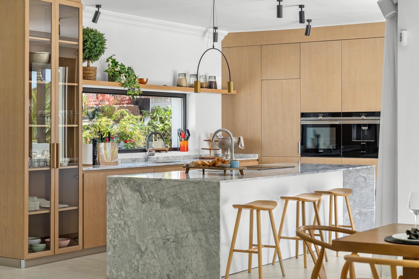 5 soveværelse Villa til salg i Nueva Andalucia med swimmingpool garage - € 3.495.000 (Ref: 9430899)