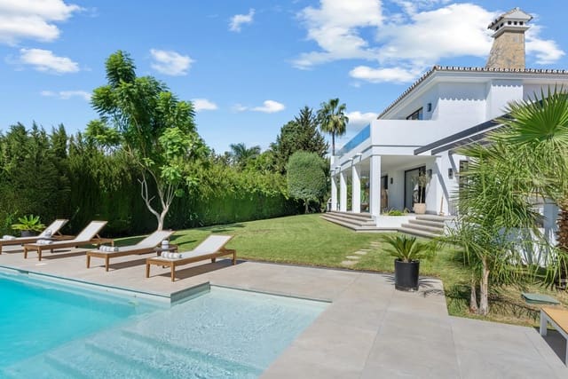 5 soveværelse Villa til salg i Nueva Andalucia, Marbella med swimmingpool garage - € 3.495.000 (Ref: 9430899)