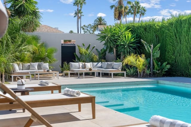 5 soveværelse Villa til salg i Nueva Andalucia, Marbella med swimmingpool garage - € 3.495.000 (Ref: 9430899)