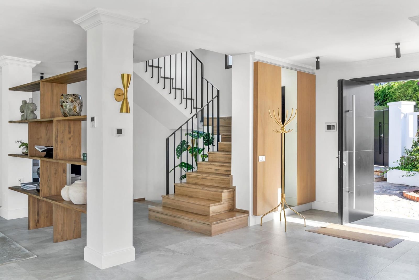 5 Zimmer Villa zu verkaufen in Nueva Andalucia mit Pool Garage - 3.495.000 € (Ref: 9430899)