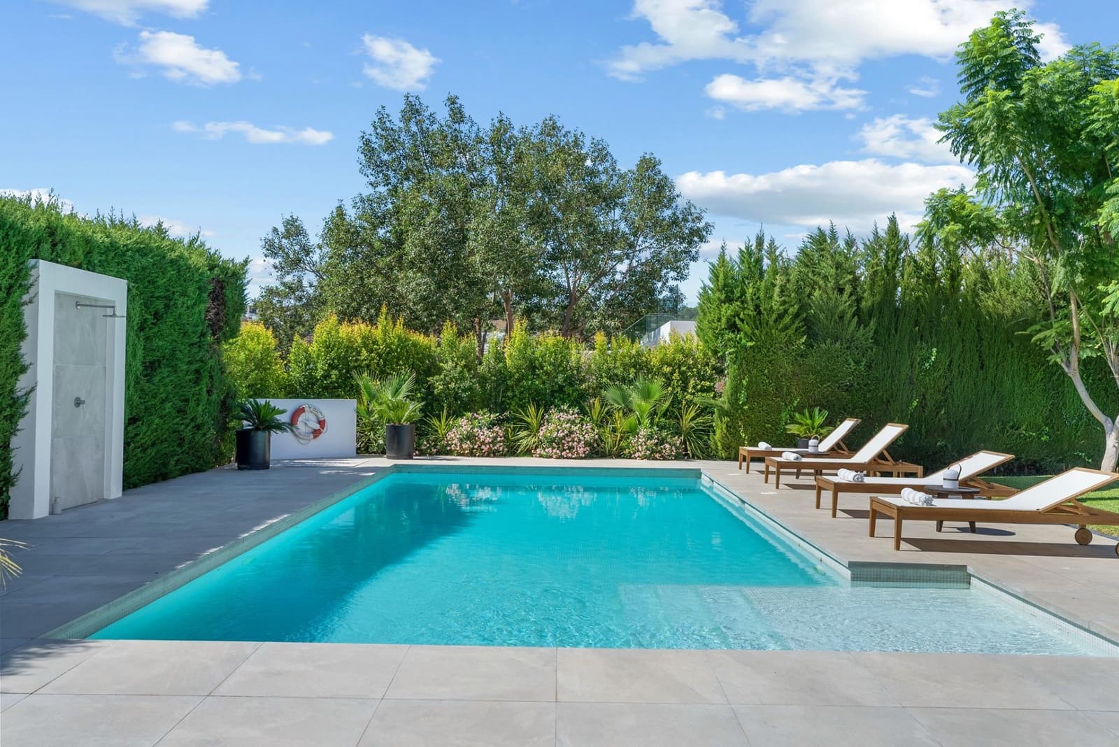 5 Zimmer Villa zu verkaufen in Nueva Andalucia mit Pool Garage - 3.495.000 € (Ref: 9430899)