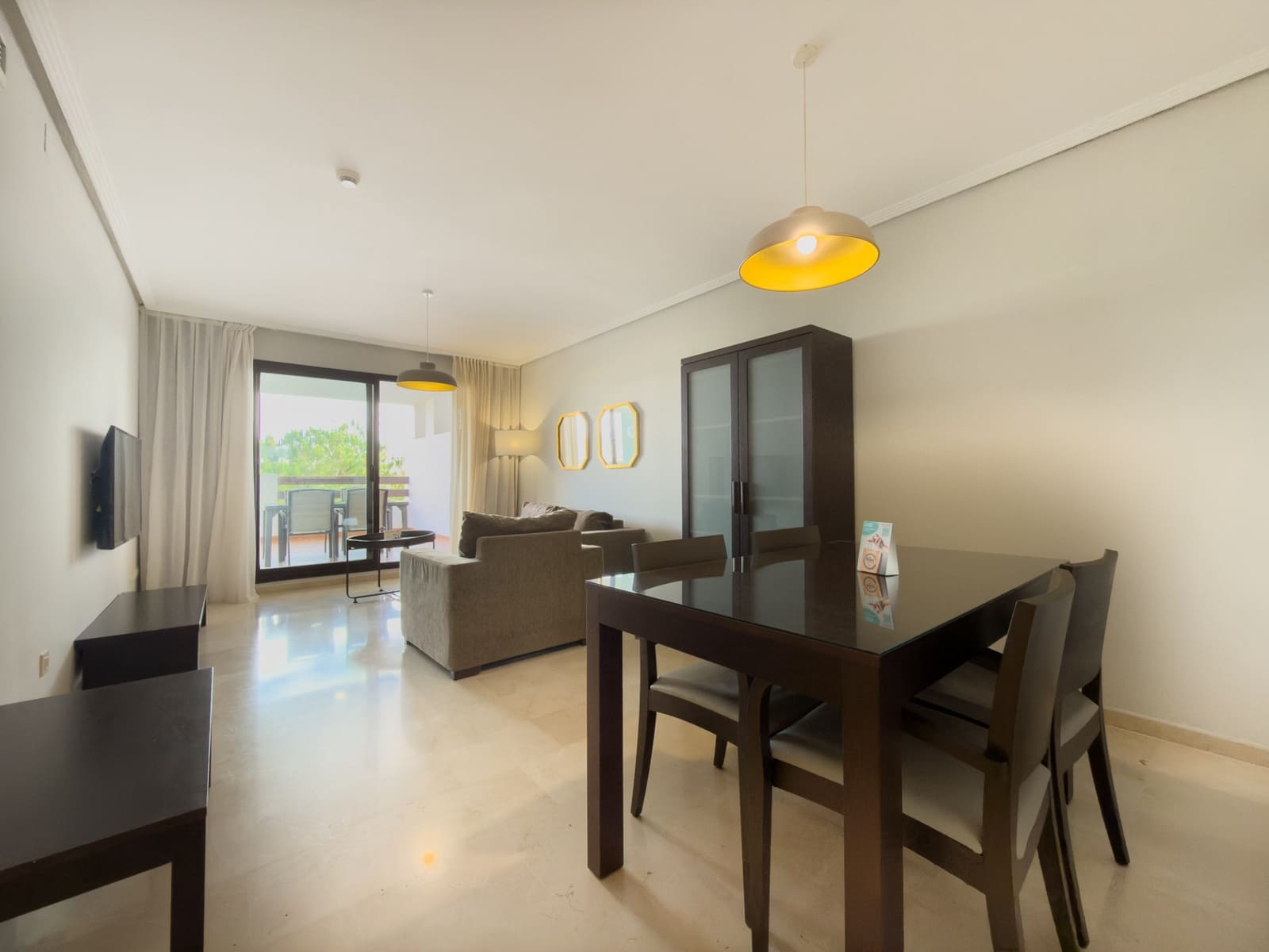 Apartamento de 2 habitaciones en Estepona en venta con piscina garaje - 155.000 € (Ref: 9540906)