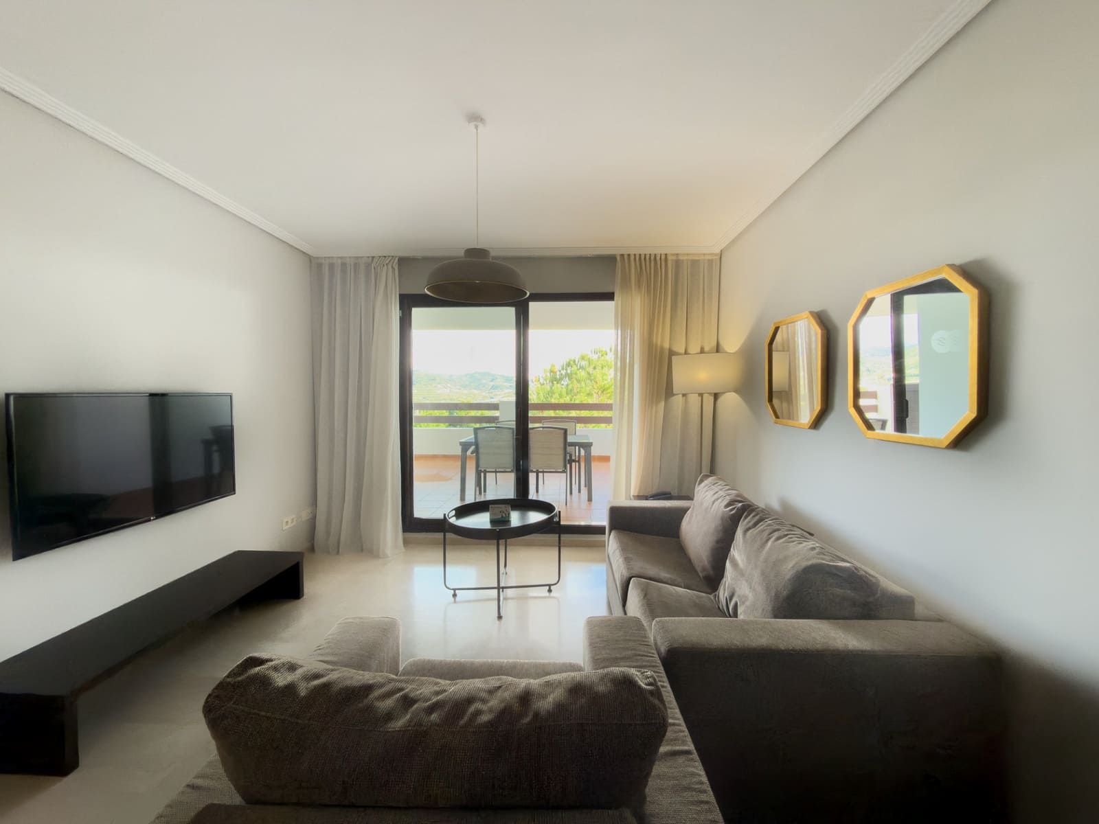 Apartamento de 2 habitaciones en Estepona en venta con piscina garaje - 155.000 € (Ref: 9540906)