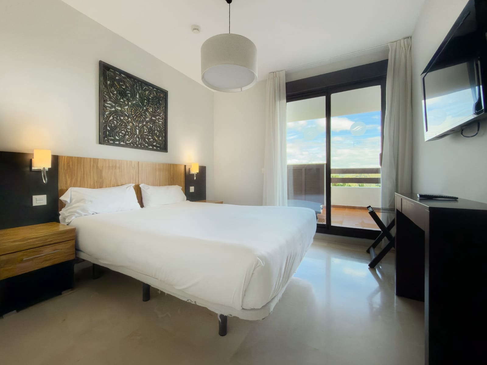 Apartamento de 2 habitaciones en Estepona en venta con piscina garaje - 155.000 € (Ref: 9540906)