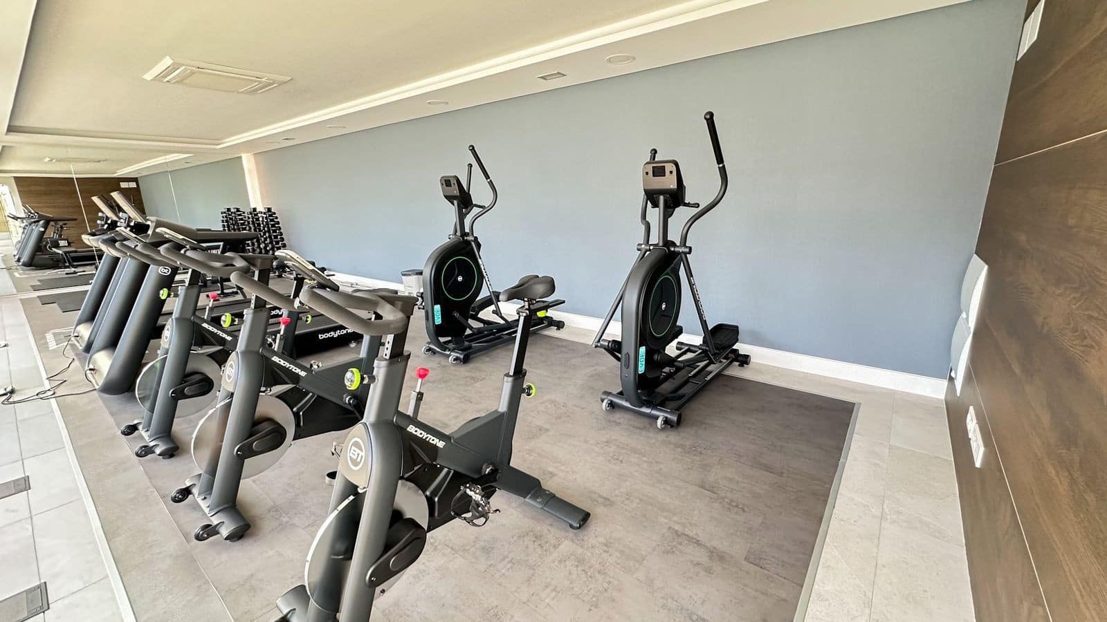 3 soveværelse Strandlejlighed til salg i Marbella med swimmingpool garage - € 1.075.000 (Ref: 9561427)