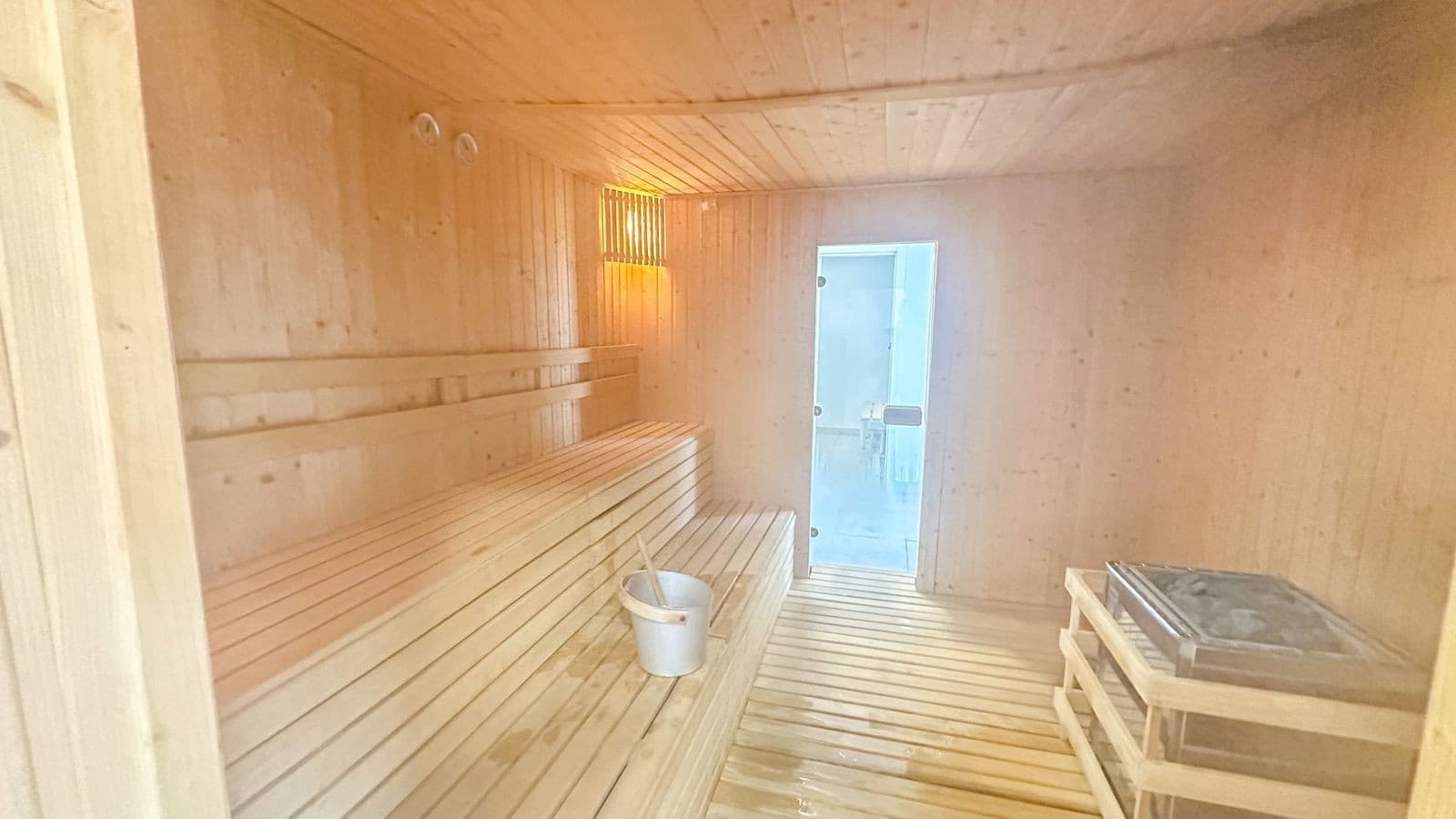 3 makuuhuone Ranta-asunto myytävänä paikassa Marbella mukana uima-altaan 
autotalli - 1 075 000 € (Ref: 9561427)