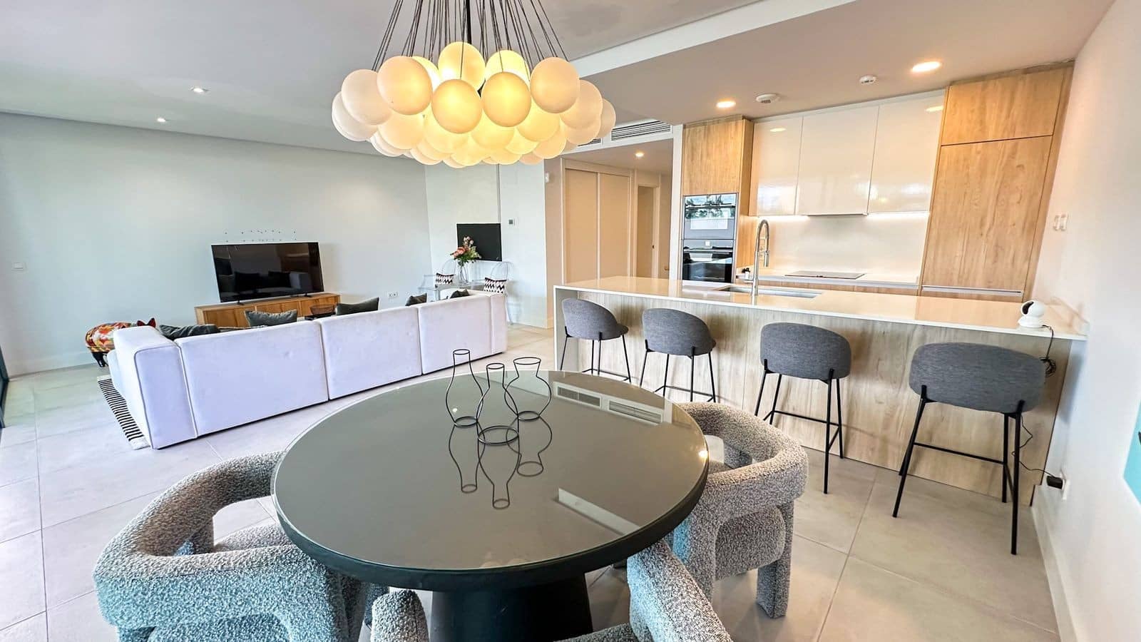 3 makuuhuone Ranta-asunto myytävänä paikassa Marbella mukana uima-altaan 
autotalli - 1 075 000 € (Ref: 9561427)