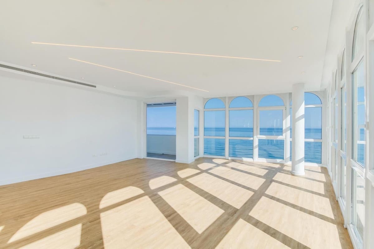 3 sovrum Takvåning till salu i Estepona med garage - 1 159 000 € (Ref: 9582456)