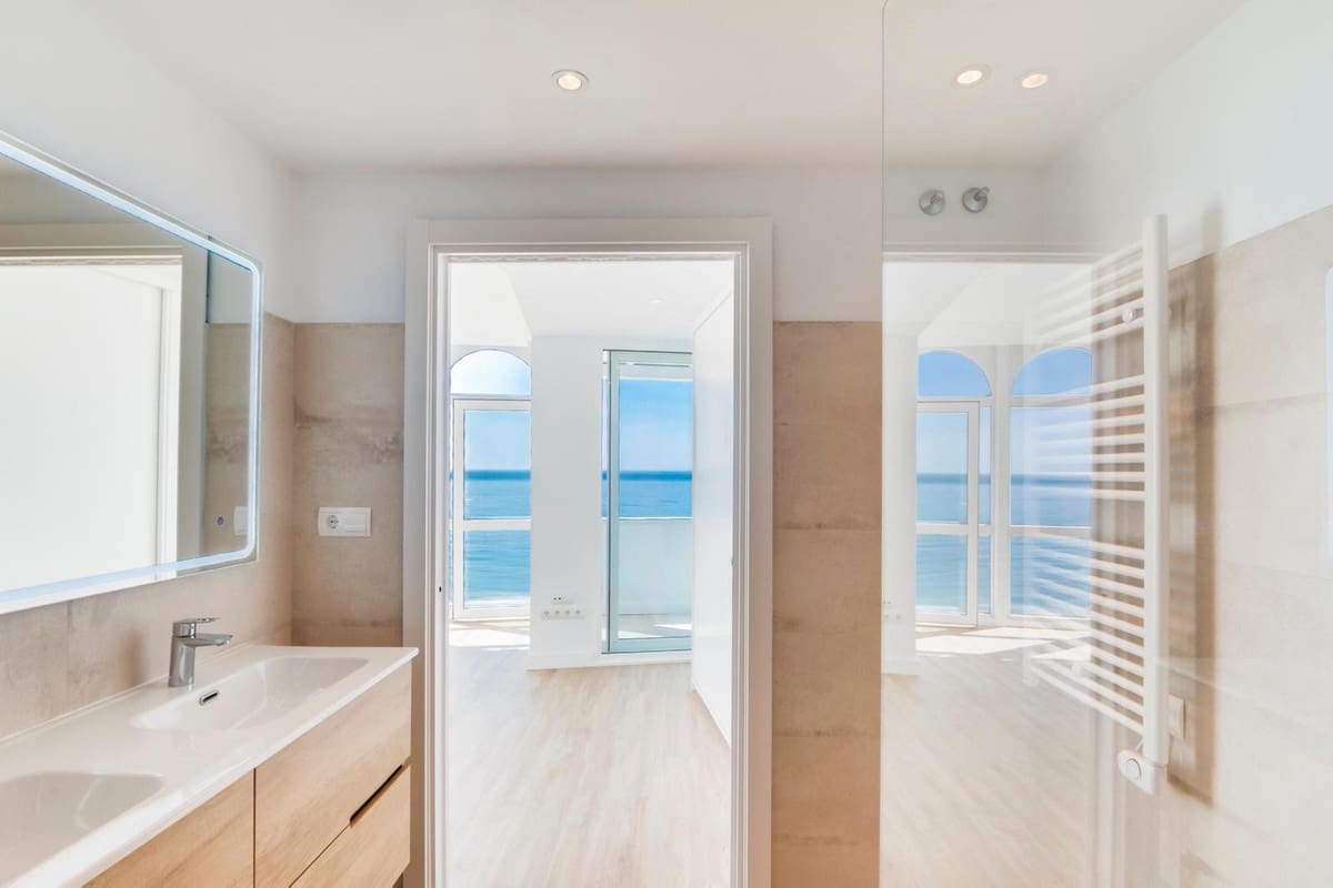 3 sovrum Takvåning till salu i Estepona med garage - 1 159 000 € (Ref: 9582456)