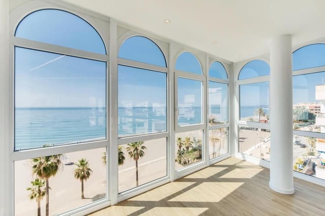 3 sovrum Takvåning till salu i Estepona med garage - 1 159 000 € (Ref: 9582456)