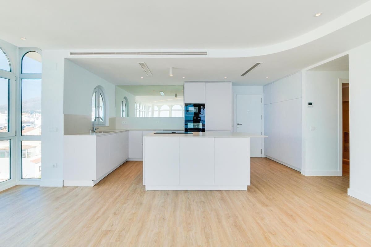 3 sovrum Takvåning till salu i Estepona med garage - 1 159 000 € (Ref: 9582456)