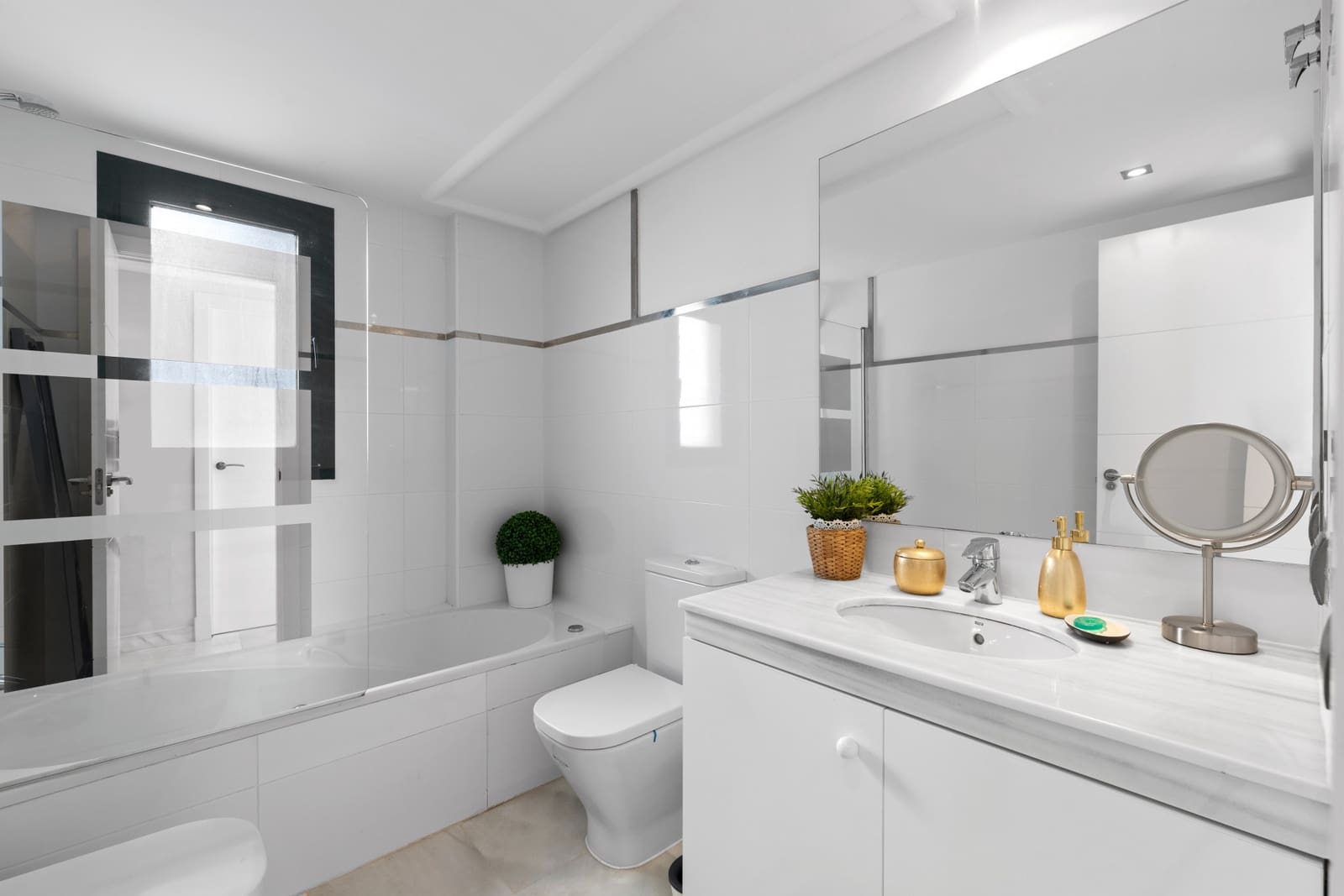 4 slaapkamer Penthouse te koop in Casares met zwembad garage - € 440.000 (Ref: 9627331)