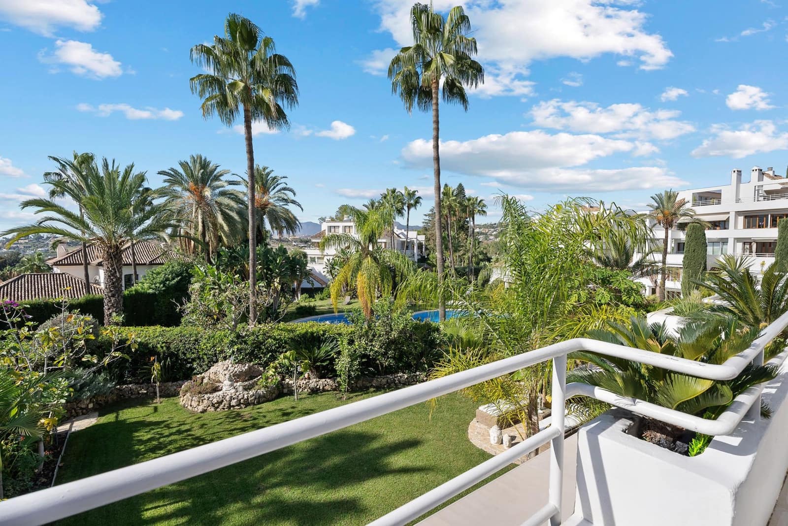 3 chambre Appartement à vendre à Marbella avec piscine garage - 1 995 000 € (Ref: 9627332)