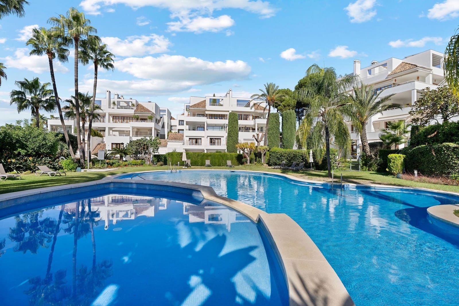 3 chambre Appartement à vendre à Marbella avec piscine garage - 1 995 000 € (Ref: 9627332)