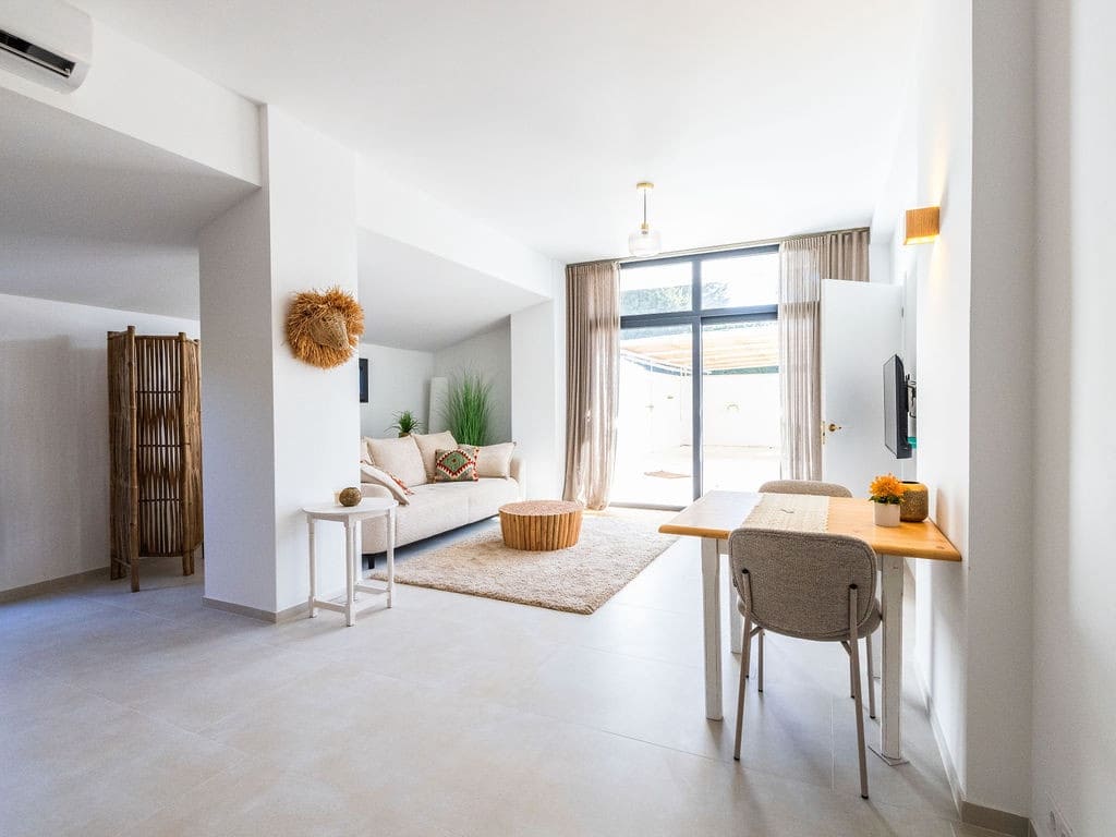 3 soverom Villa til salgs i Estepona med svømmebasseng garasje - € 1 395 000 (Ref: 9651296)