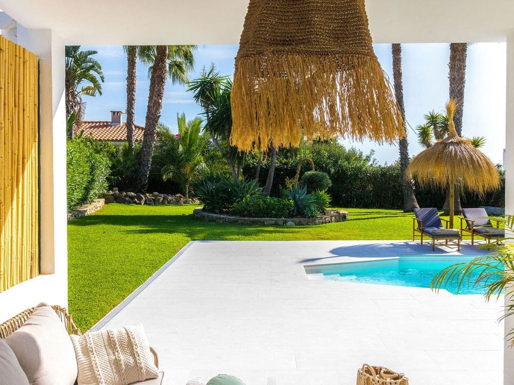 3 sypialnia Willa na sprzedaż w Estepona z basenem garażem - 1 395 000 € (Ref: 9651296)