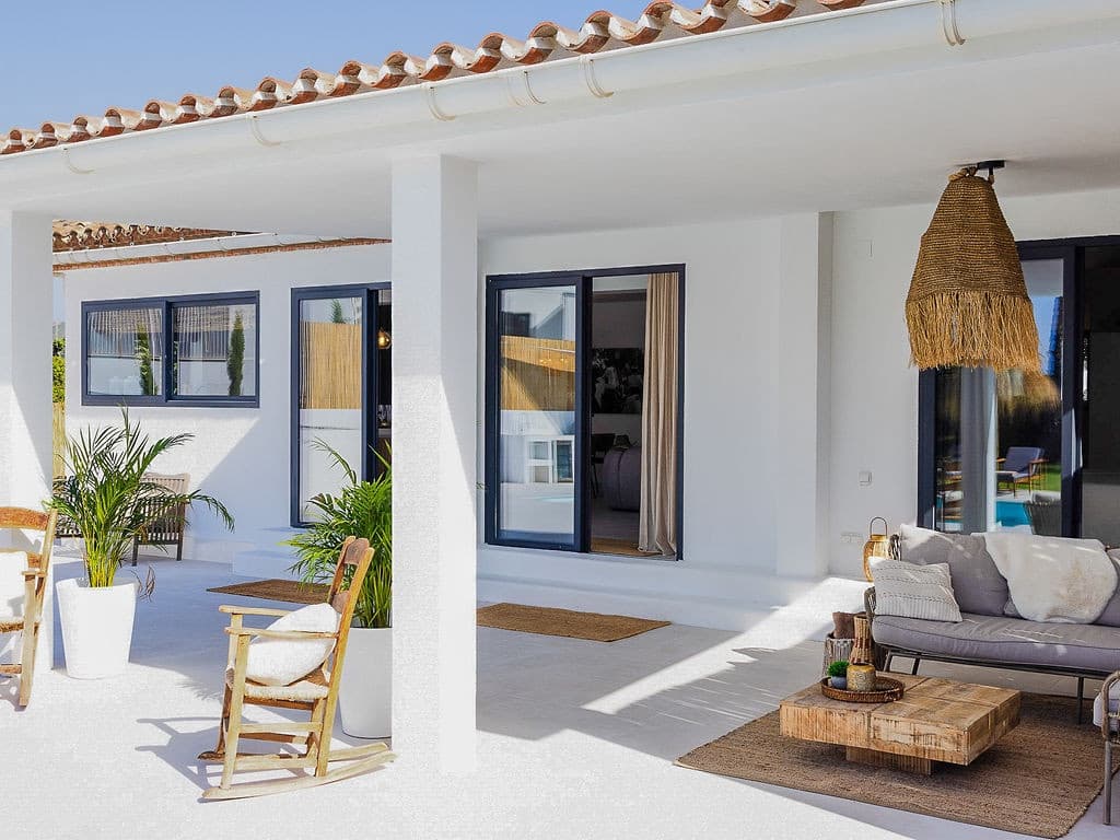3 sypialnia Willa na sprzedaż w Estepona z basenem garażem - 1 395 000 € (Ref: 9651296)