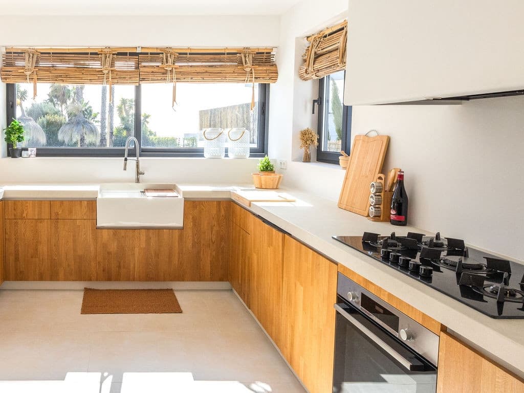 3 sypialnia Willa na sprzedaż w Estepona z basenem garażem - 1 395 000 € (Ref: 9651296)
