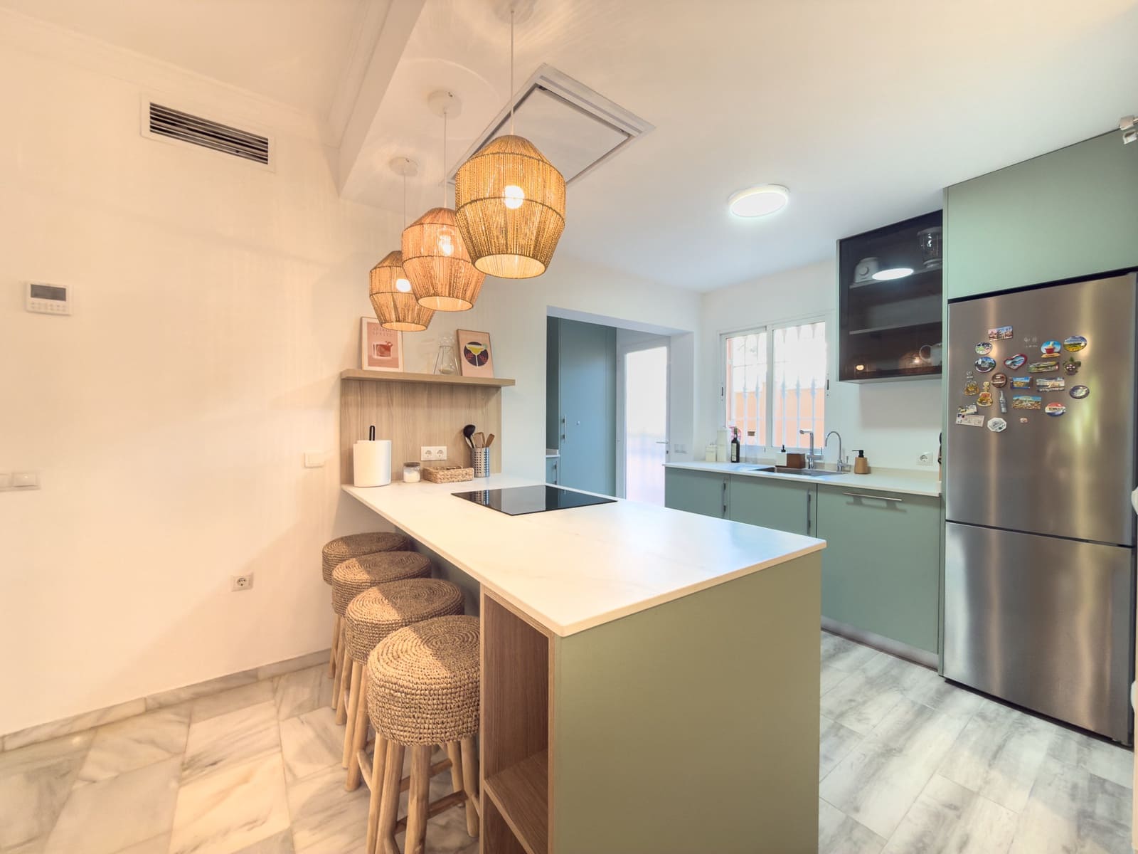 3 bedroom Apartment for rent in Marbella with pool garage - € 2,800 (Ref: 9670212)