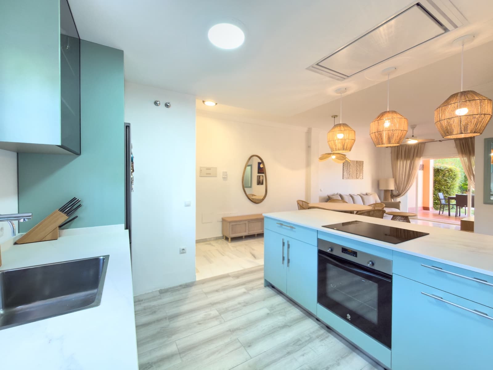 3 bedroom Apartment for rent in Marbella with pool garage - € 2,800 (Ref: 9670212)