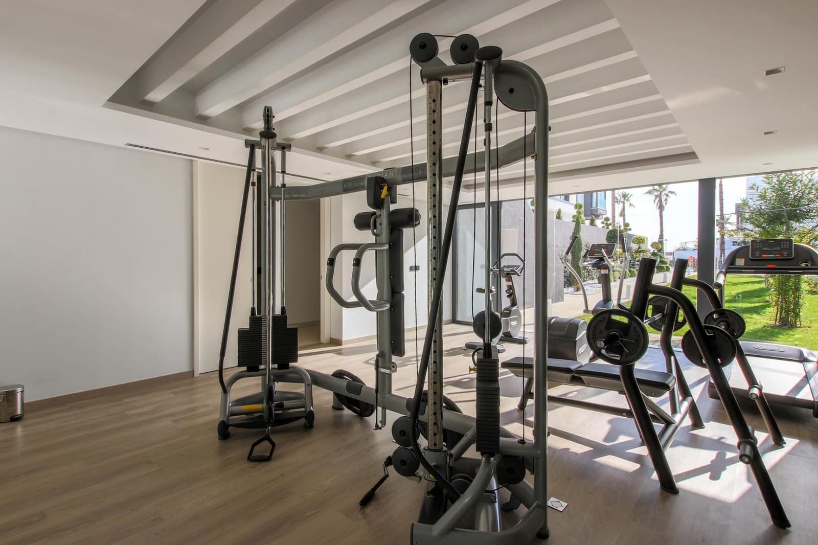 3 quarto Casa em Banda para venda em Estepona com piscina garagem - 3 450 000 € (Ref: 9673952)