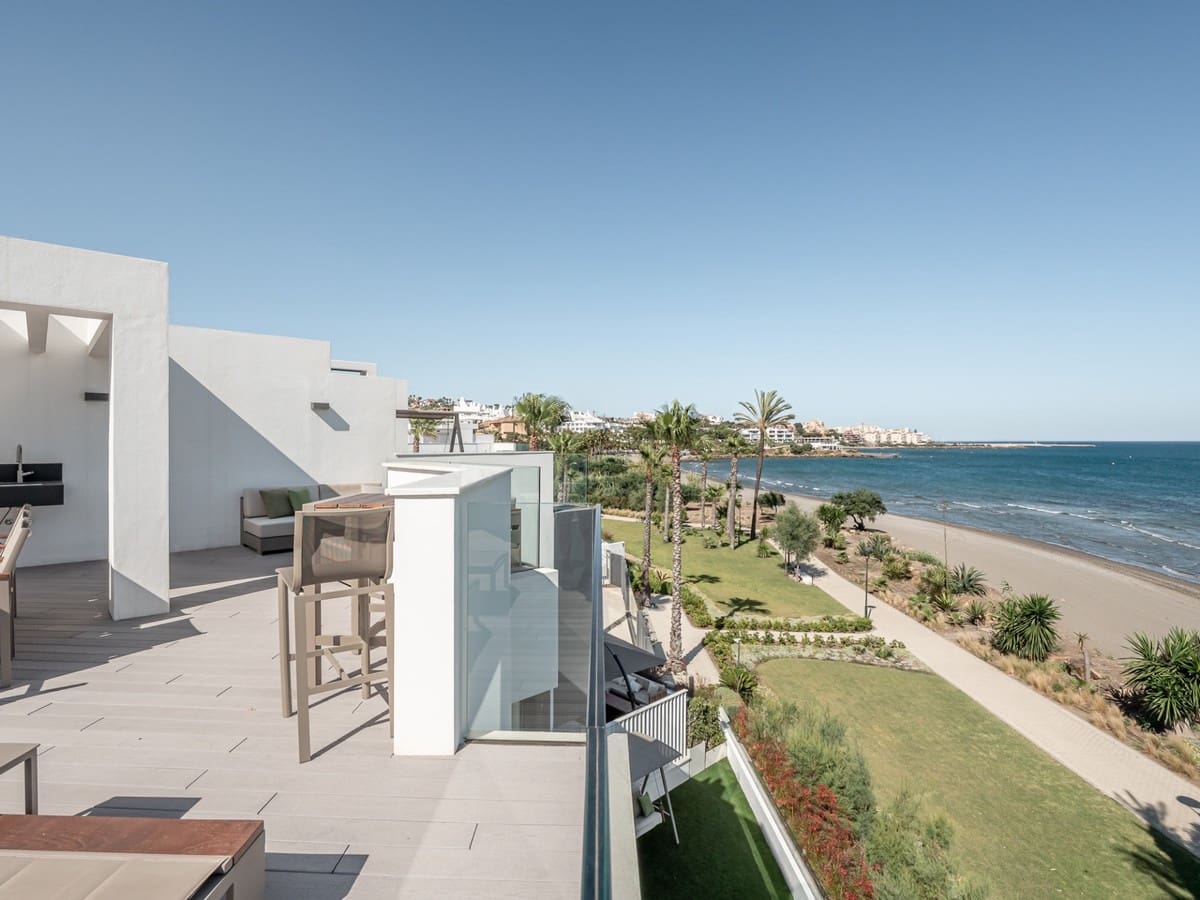 3 soverom Hus til salgs i Estepona med svømmebasseng garasje - € 3 450 000 (Ref: 9673952)
