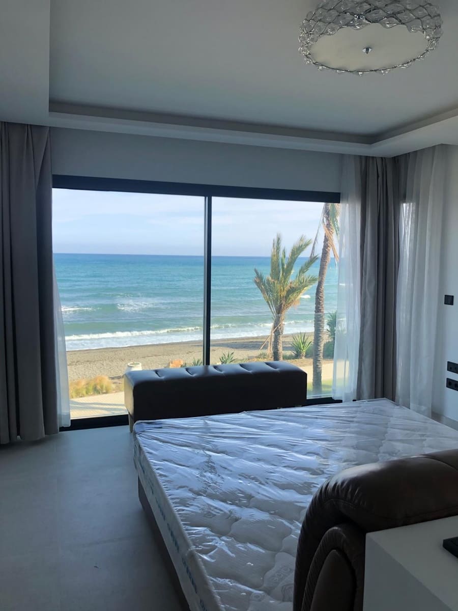 3 soverom Hus til salgs i Estepona med svømmebasseng garasje - € 3 450 000 (Ref: 9673952)