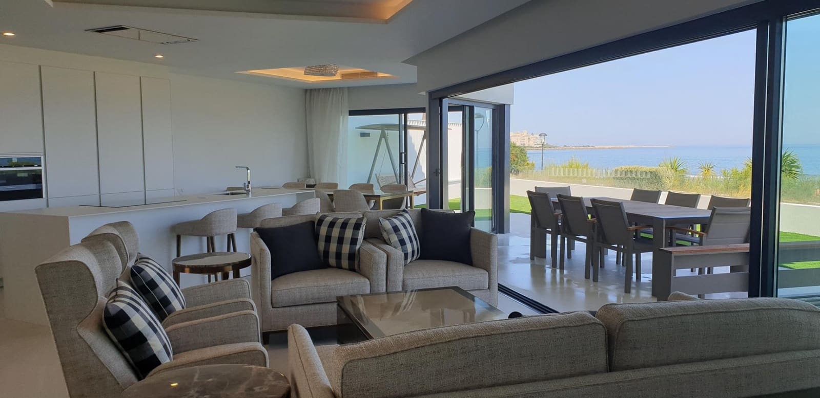 3 soverom Hus til salgs i Estepona med svømmebasseng garasje - € 3 450 000 (Ref: 9673952)