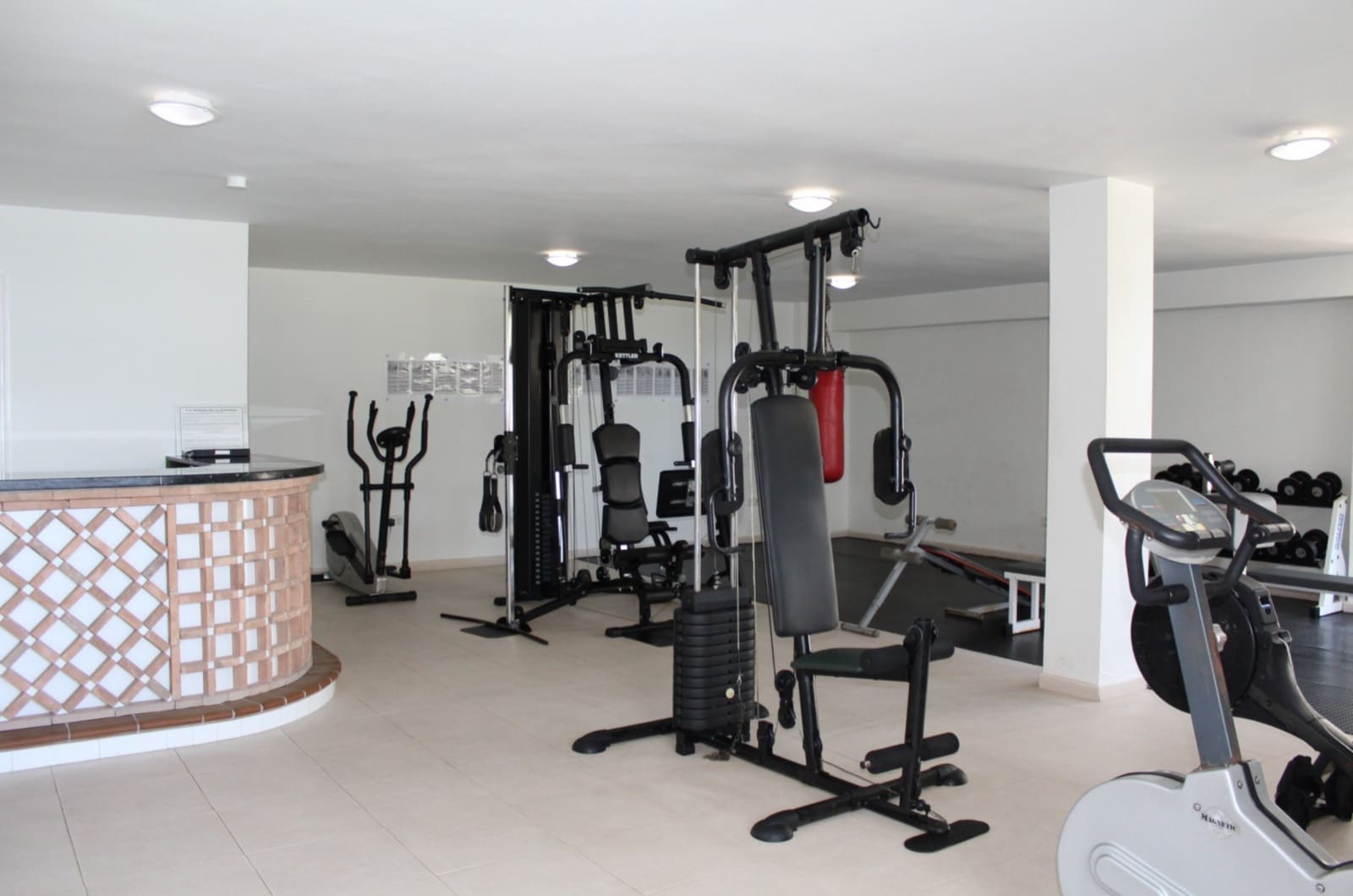 2 Zimmer Apartment zu verkaufen in La Duquesa / Puerto de la Duquesa mit Pool Garage - 359.000 € (Ref: 9673961)