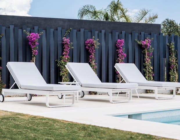 5 makuuhuone Huvila myytävänä paikassa Estepona mukana uima-altaan 
autotalli - 1 950 000 € (Ref: 9719705)