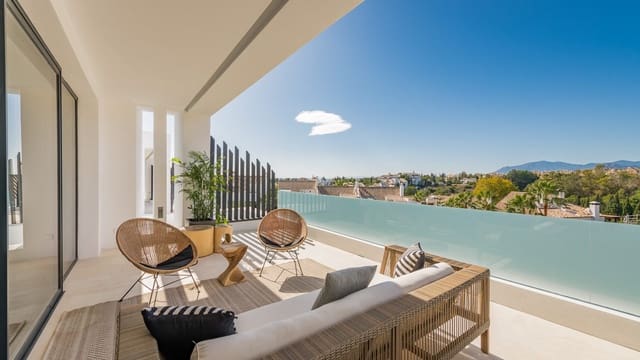 5 chambre Villa/Maison à vendre à Estepona avec piscine garage - 1 950 000 € (Ref: 9719705)