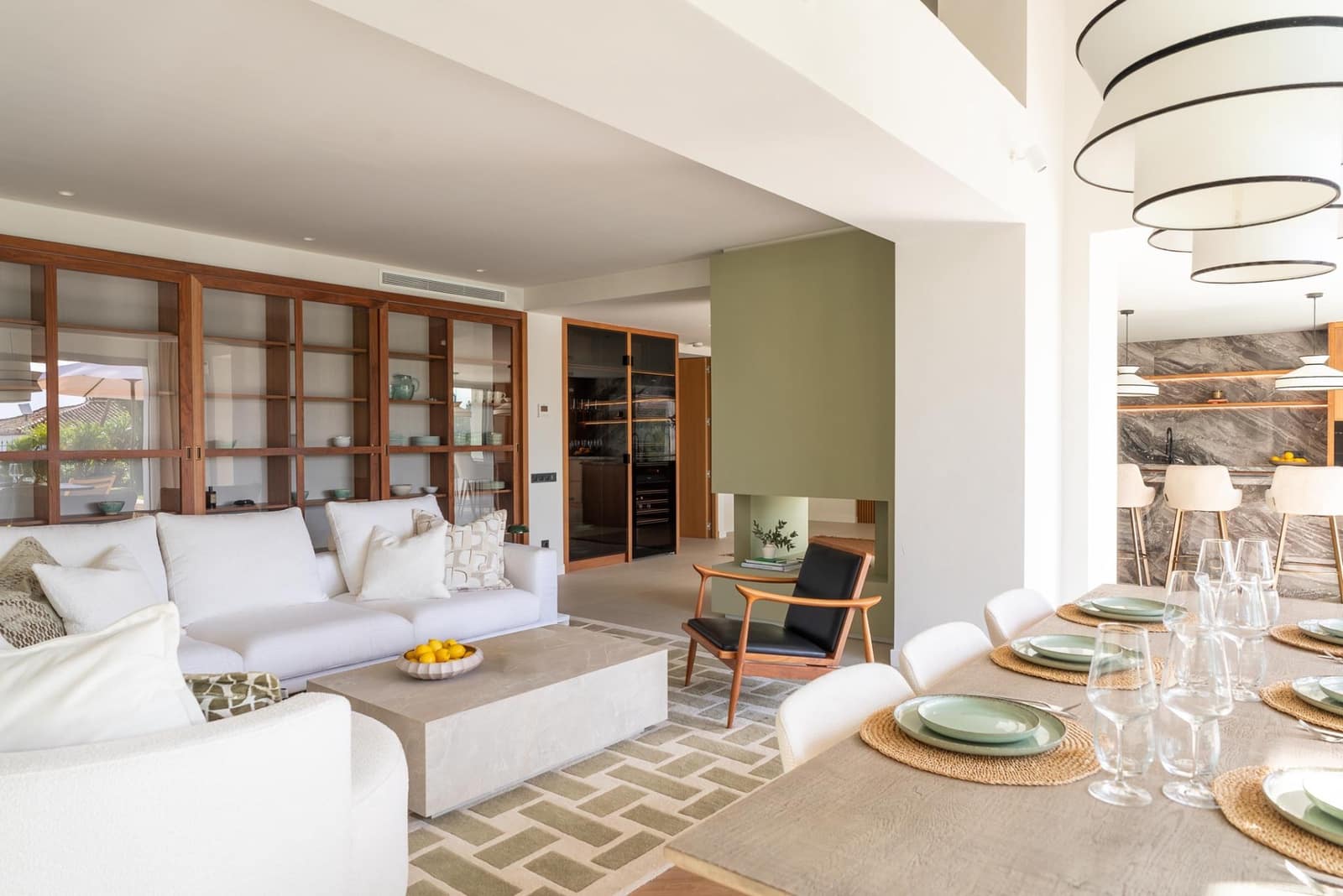 4 bedroom Villa for sale in Nueva Andalucia with pool garage - € 2,895,000 (Ref: 9719706)