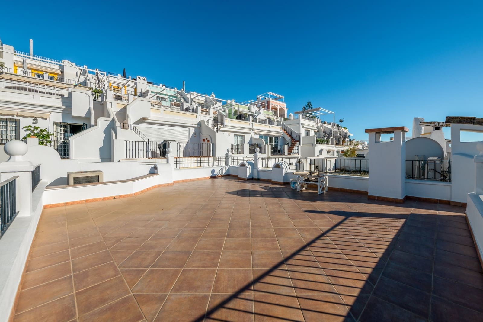 2 bedroom Townhouse for sale in Marbella with pool garage - € 495,000 (Ref: 9719707)