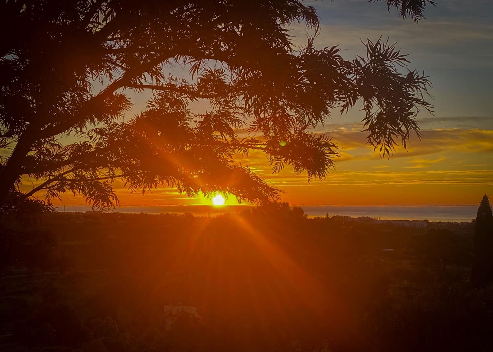 7 quarto Moradia para venda em Benahavis com piscina garagem - 1 750 000 € (Ref: 9777924)